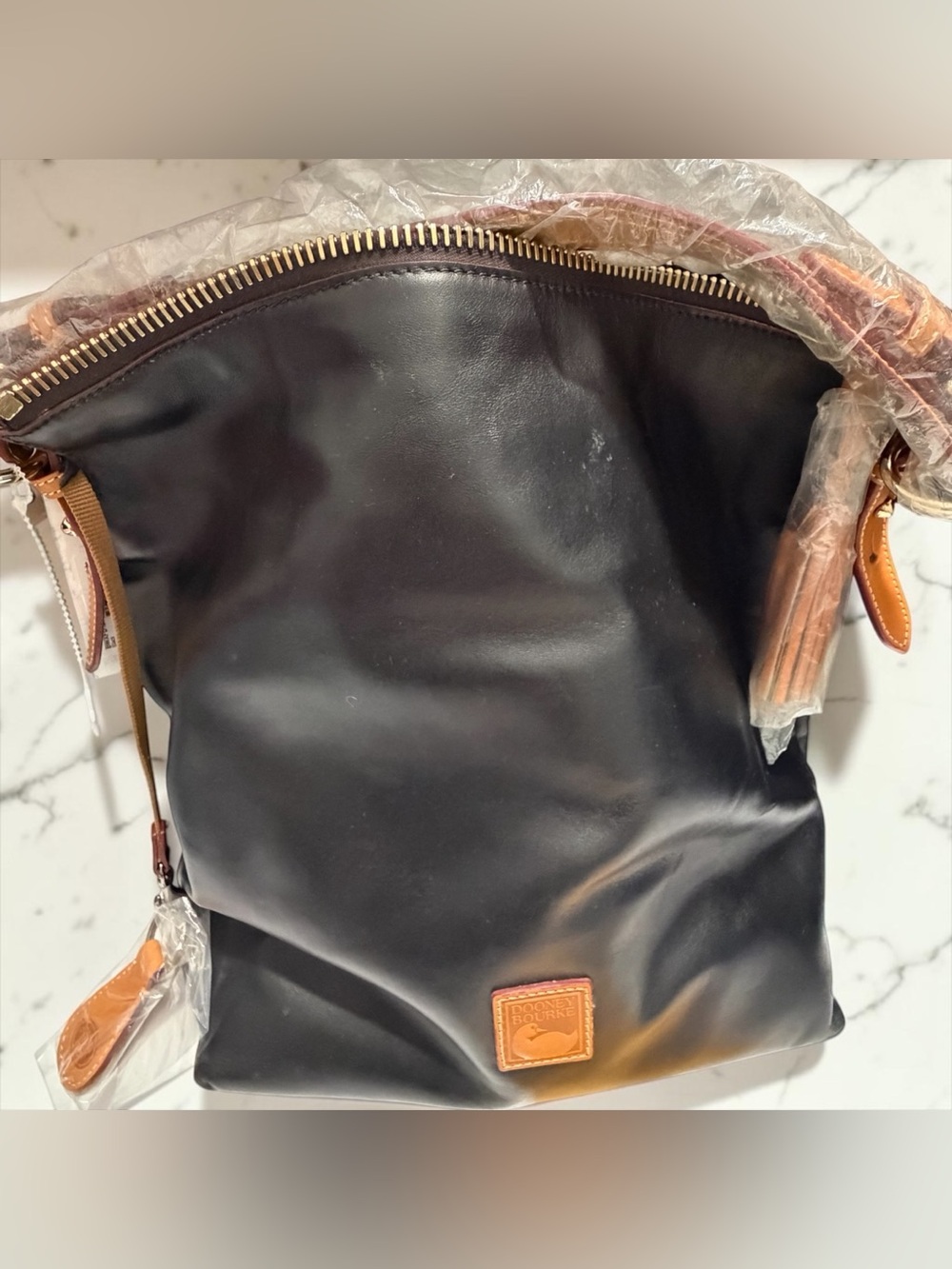 DOONEY AND BURKE MACKENZIE HOBO TOTE BAG LEATHER NWT 50%+ OFF RETAIL - Picture 6 of 14